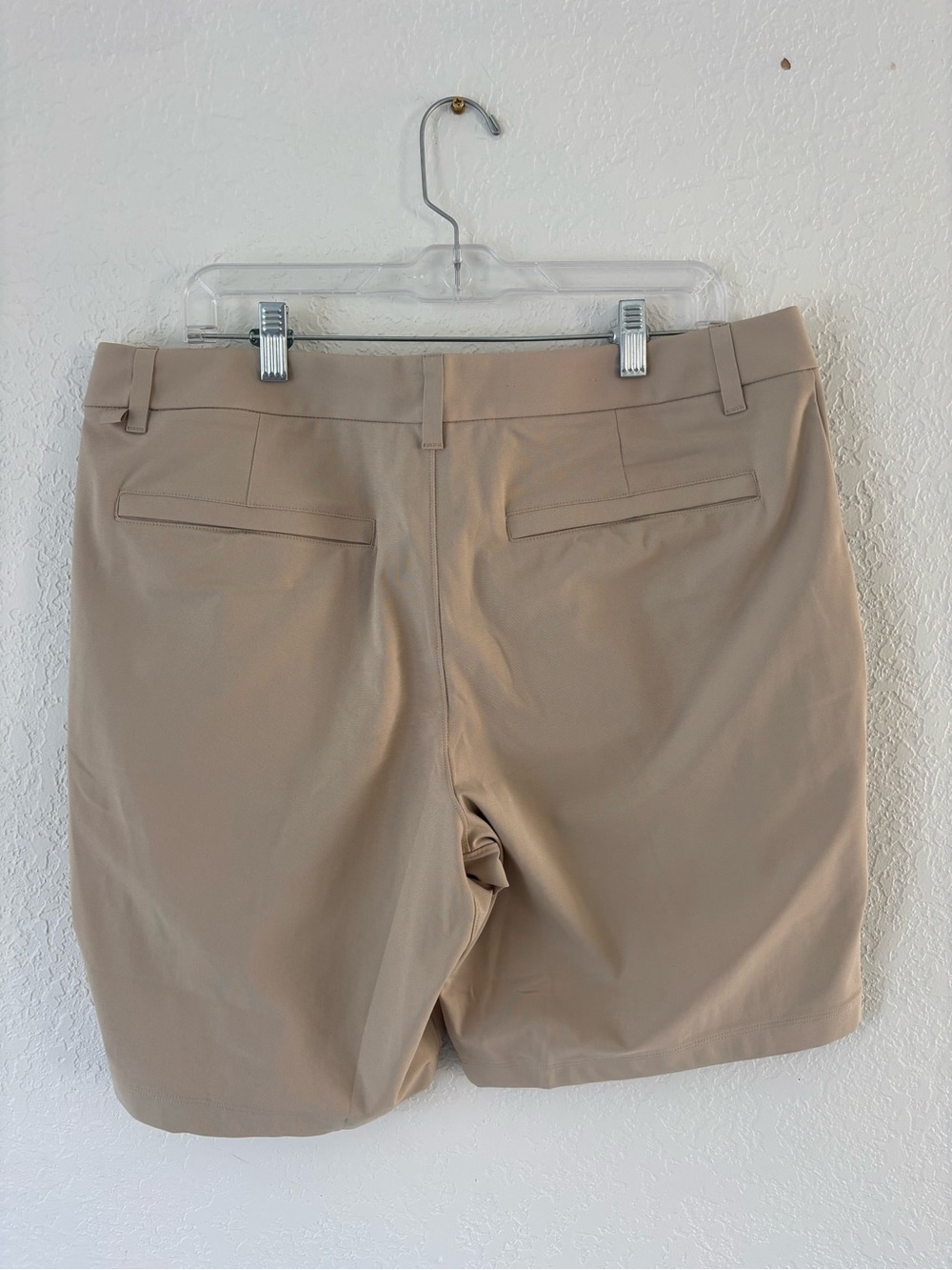 Lululemon ABC Classic-Fit Short 9"
Warpstreme in Trench size 36 - Picture 2 of 3